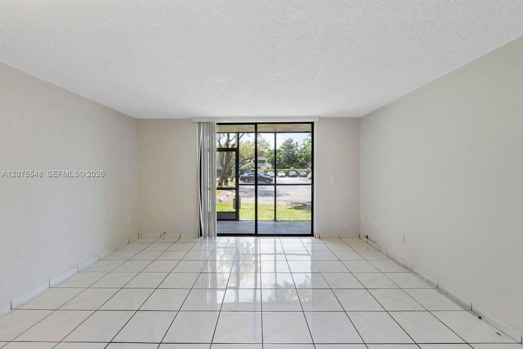 2+1 Condo — 8420 SW 133rd Avenue Rd APT 105