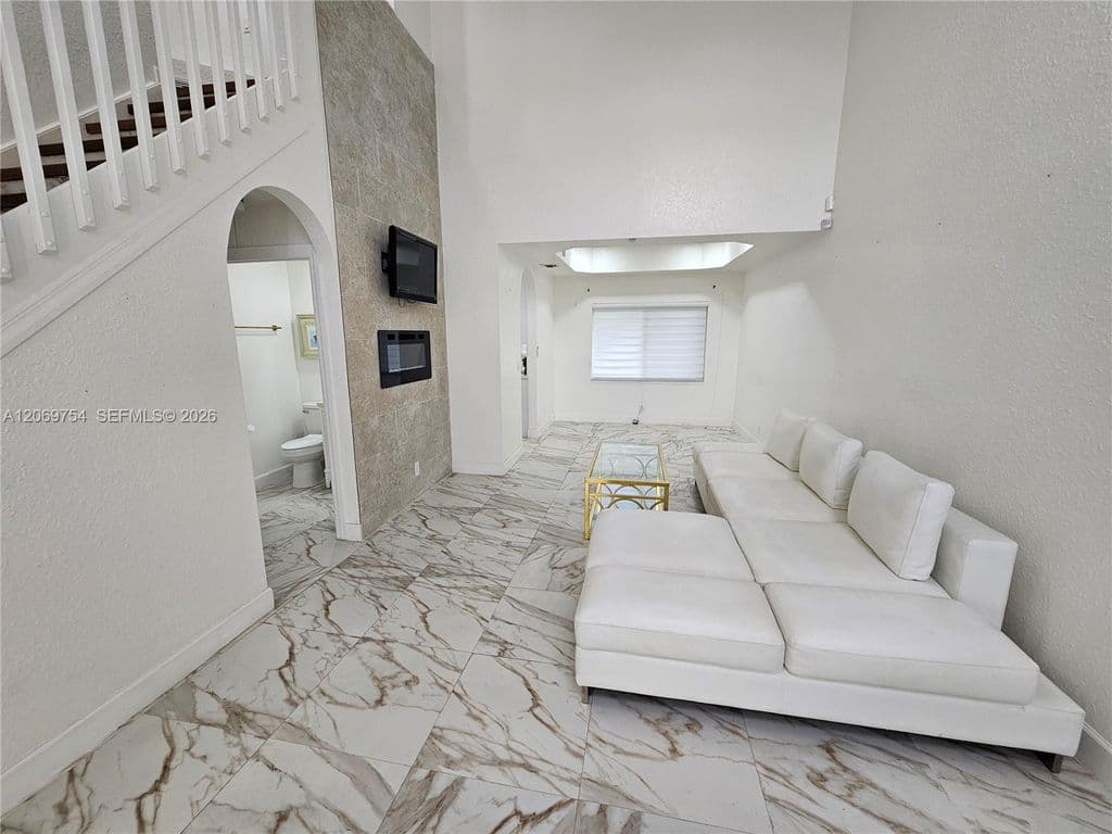 3-bedroom Single-Family Home — 387 NW 107th Ave