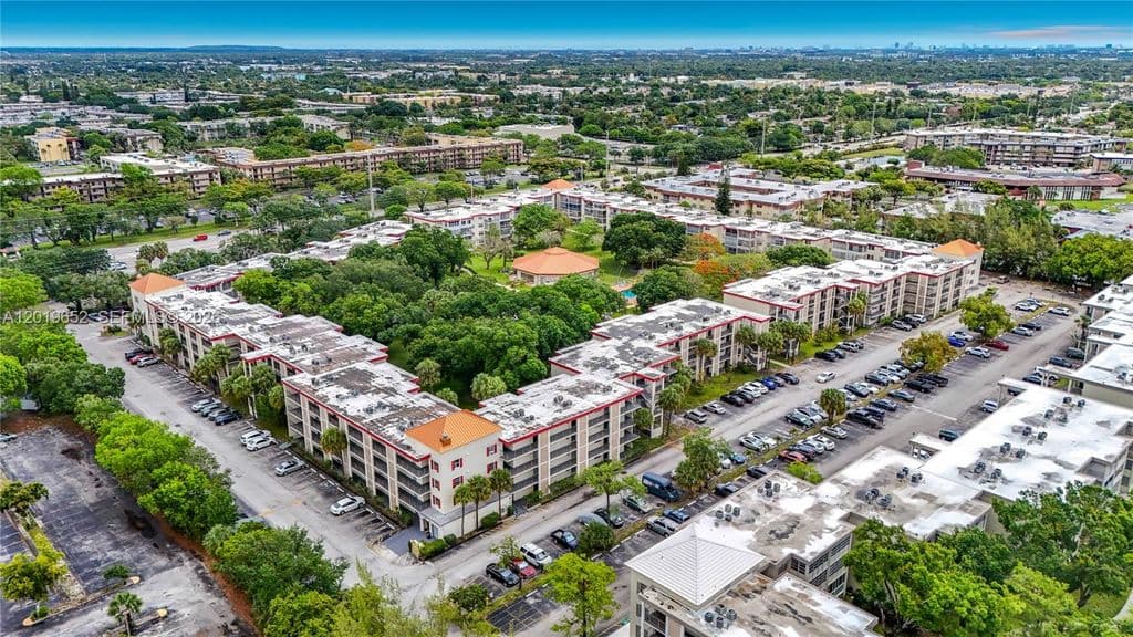 2-bedroom Condo — 3000 NW 48th Ter APT 126