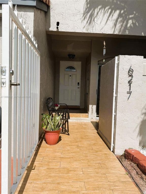 3+1 Mülk — 6217 SW 128th Pl