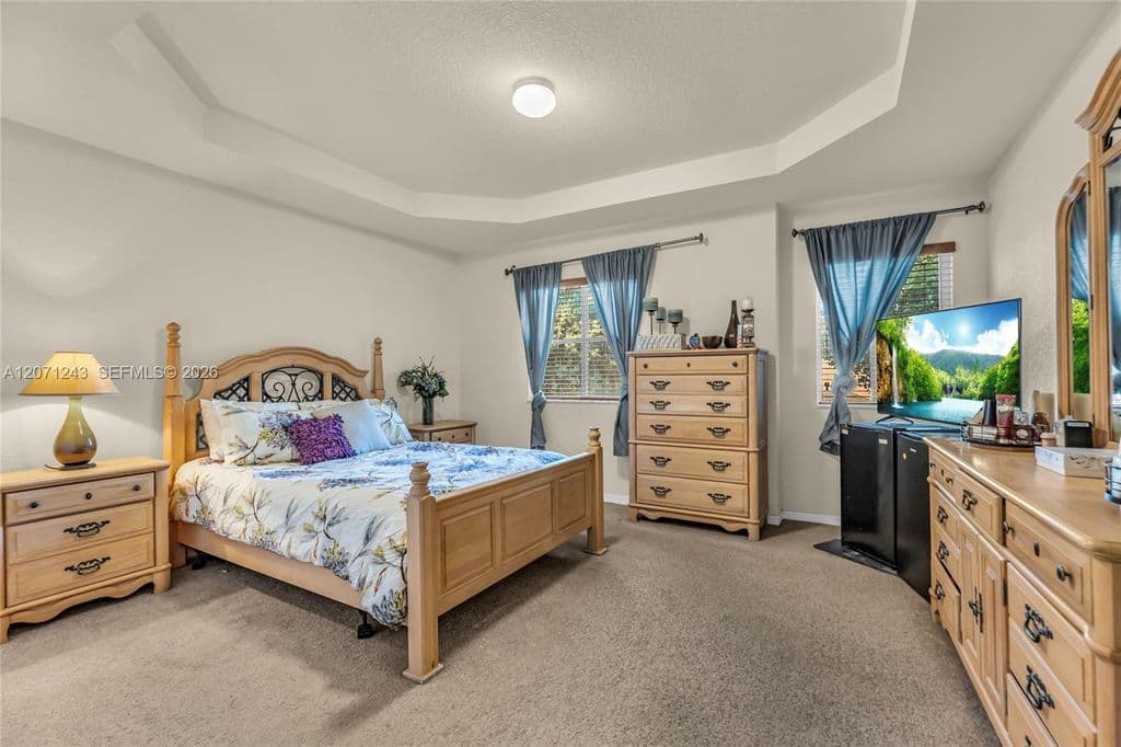 4+1 Mülk — 1810 SW 91st Ave