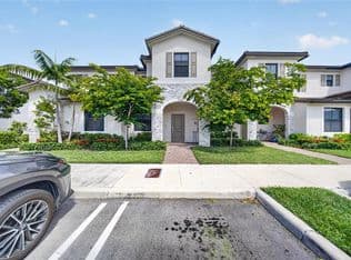 3-bedroom Townhouse — 23450 SW 127th Pl, Homestead, 33032