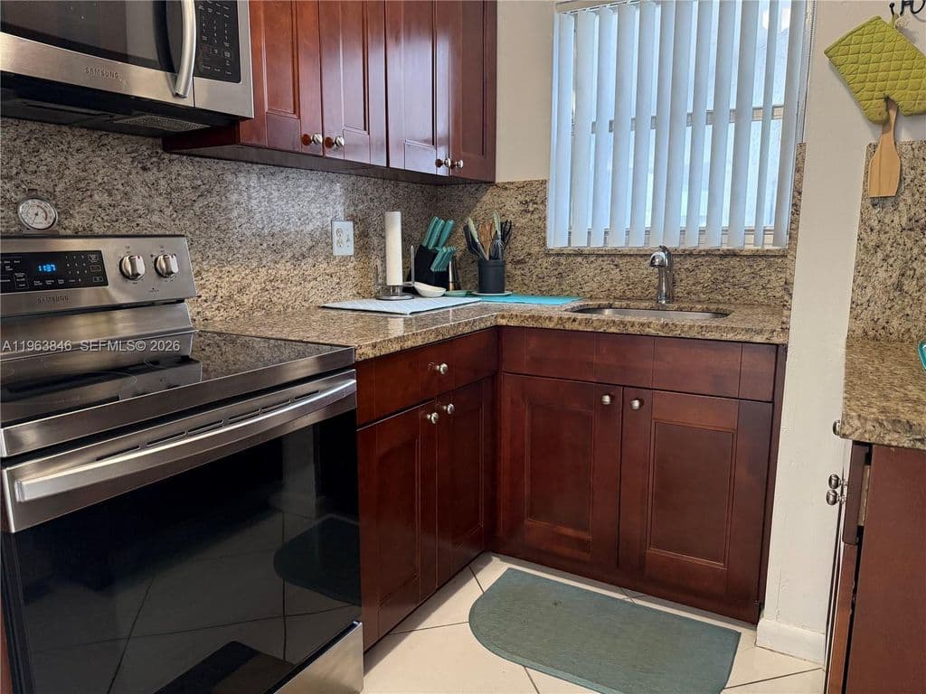 2+1 Condo — 8821 W Flagler St APT 411