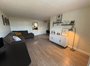 1-bedroom Condo — 910 Michigan Ave APT 505, Miami Beach, 33139