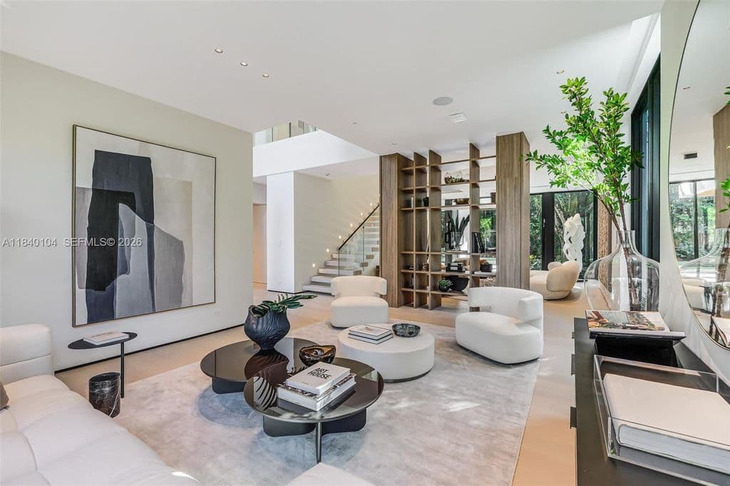 7-bedroom Single-Family Home — 3860 Little Ave