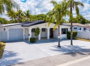 5+1 Müstakil ev — 114 SW 57th Ct, Miami, 33144