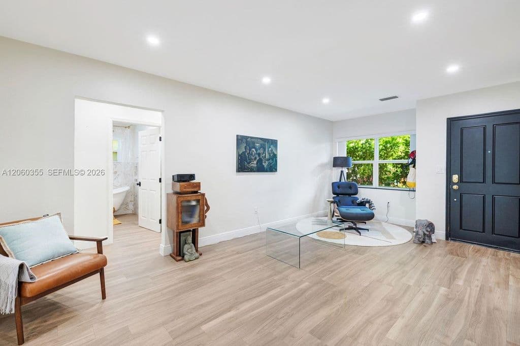 3+1 Mülk — 815 Monterey St