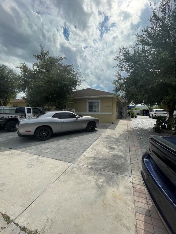 4-bedroom Single-Family Home — 20764 NW 31st Ave