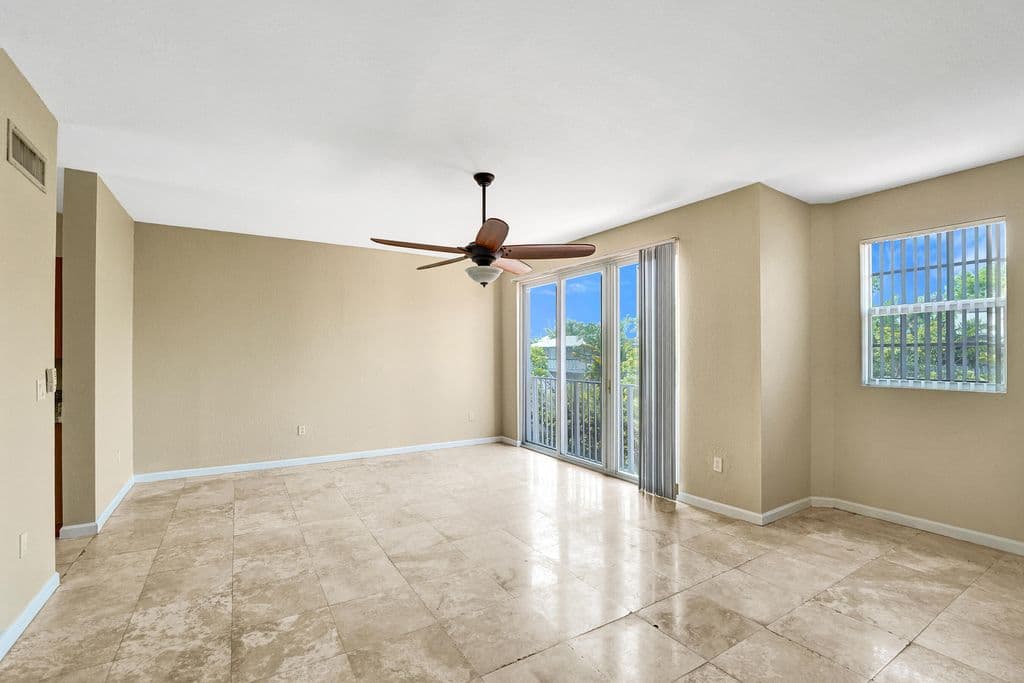 3-bedroom Property — 2725 NE 8th Avenue #104