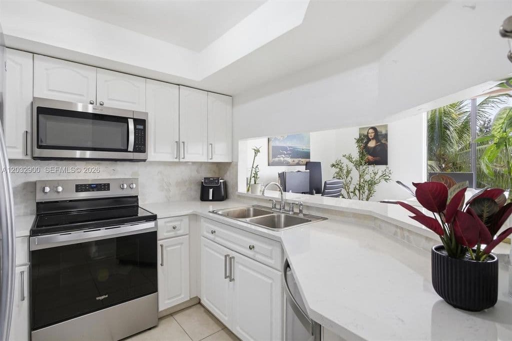 3+1 Condo — 8335 SW 152nd Ave #B411