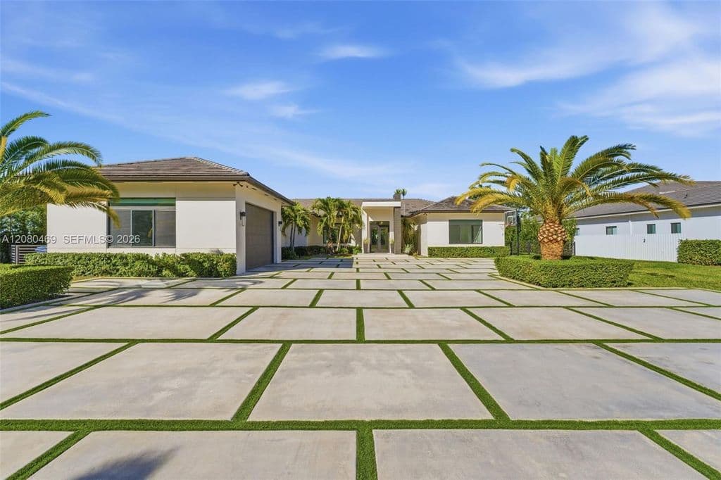 6+1 Müstakil ev — 10005 SW 66th St