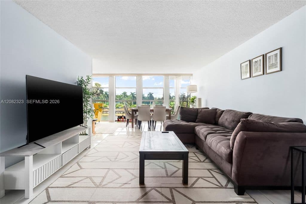 2+1 Condo — 601 Three Islands Blvd APT 304