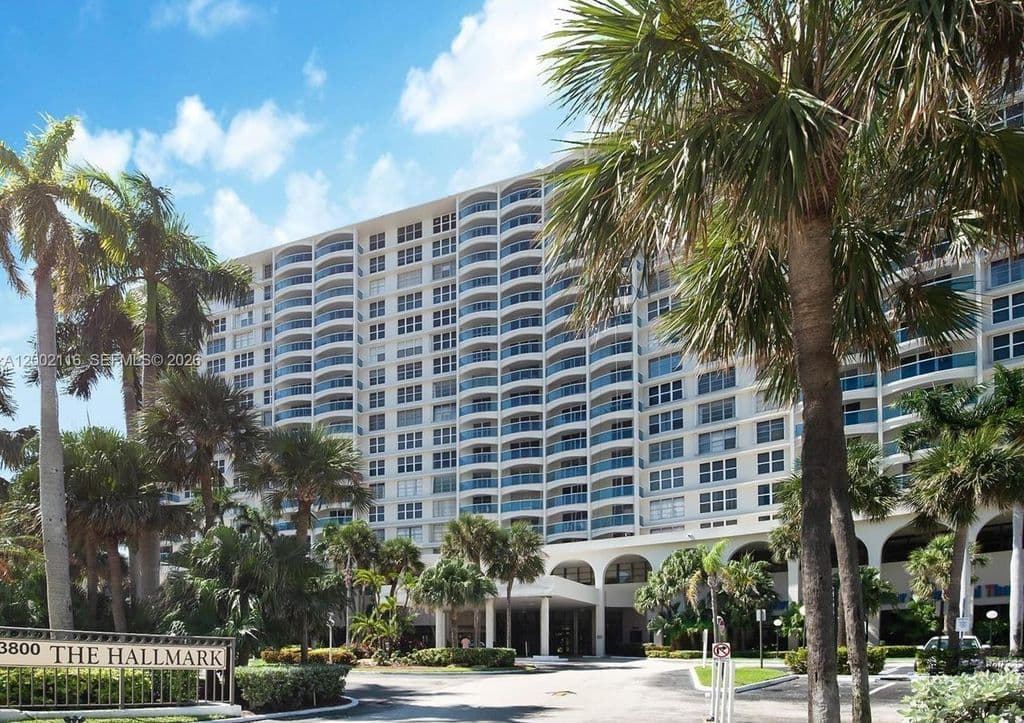 3+1 Condo — 3800 S Ocean Dr APT 305