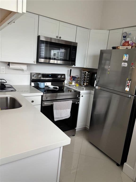 3-bedroom Property — 1851 NW 96th Ter #6B
