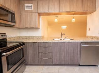 2+1 Condo — 3578 Magellan Cir #2323, Aventura, 33180