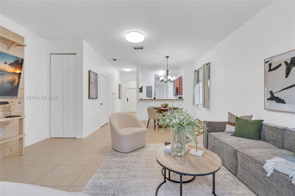 3-bedroom Property — 8999 SW 18th St #1401