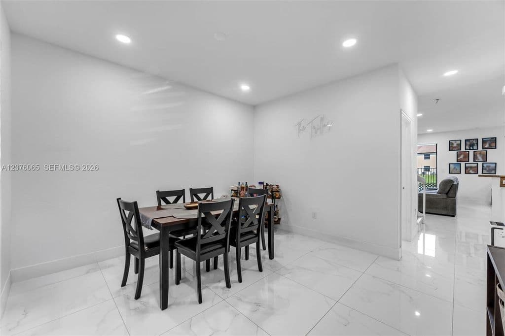3-bedroom Property — 23667 SW 118th Ave