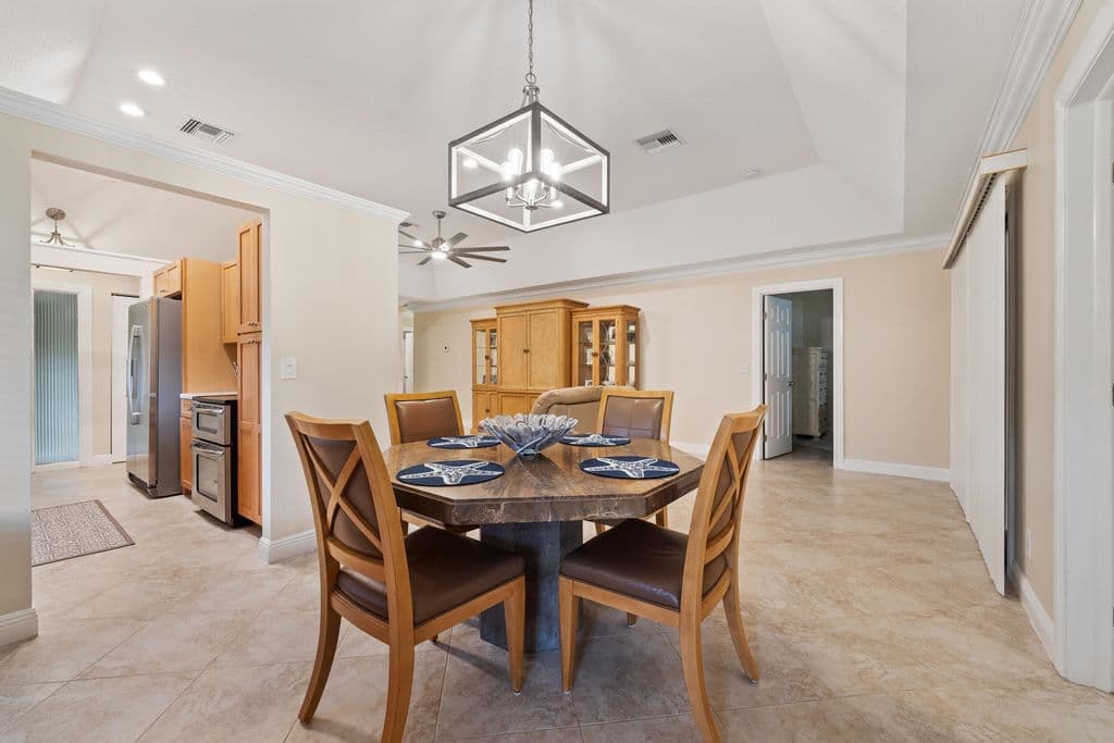 3-bedroom Property — 109 Half Moon Circle #C