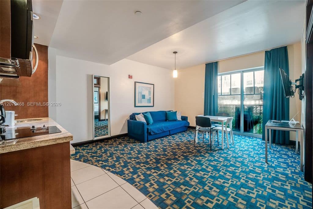 1-bedroom Condo — 1060 Ocean Dr #D206