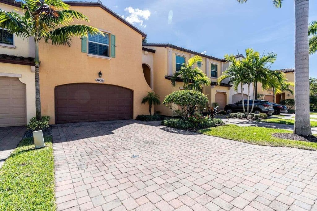 3-bedroom Property — 4628 Mediterranean Circle