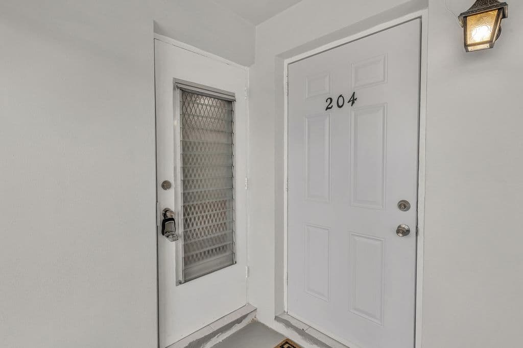 2-bedroom Condo — 651 PINE Drive #204