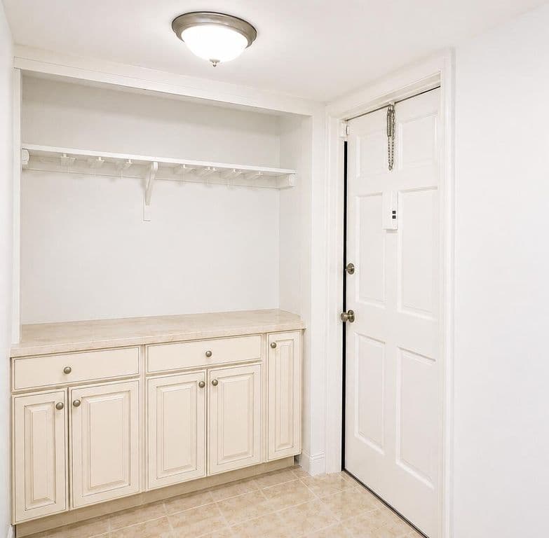 2+1 Condo — 5570 Tamberlane Circle #331
