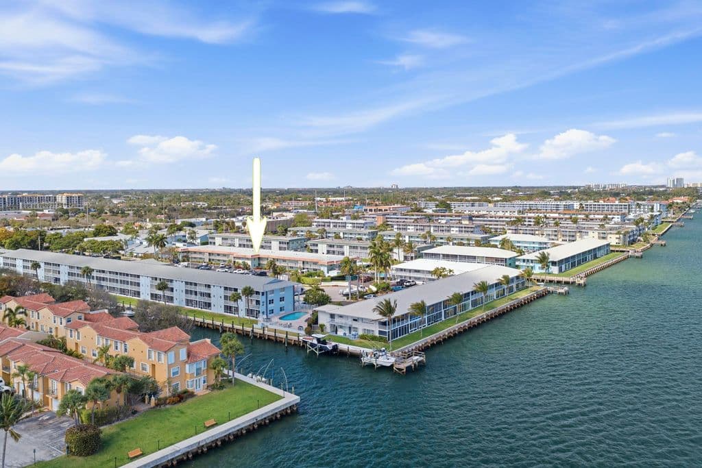 1-bedroom Condo — 117 Lehane Terrace #205