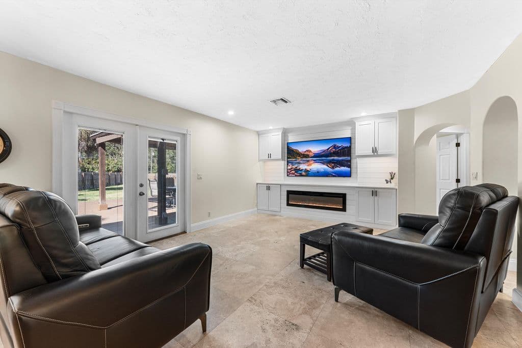 4+1 Müstakil ev — 6567 Cindi Lane