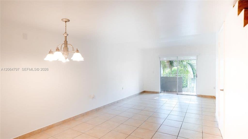 2+1 Condo — 4600 SW 67th Ave APT 243