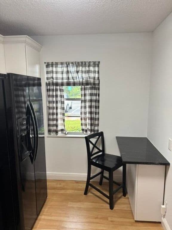 2-bedroom Condo — 143 S LAKE SUSAN Drive S #143