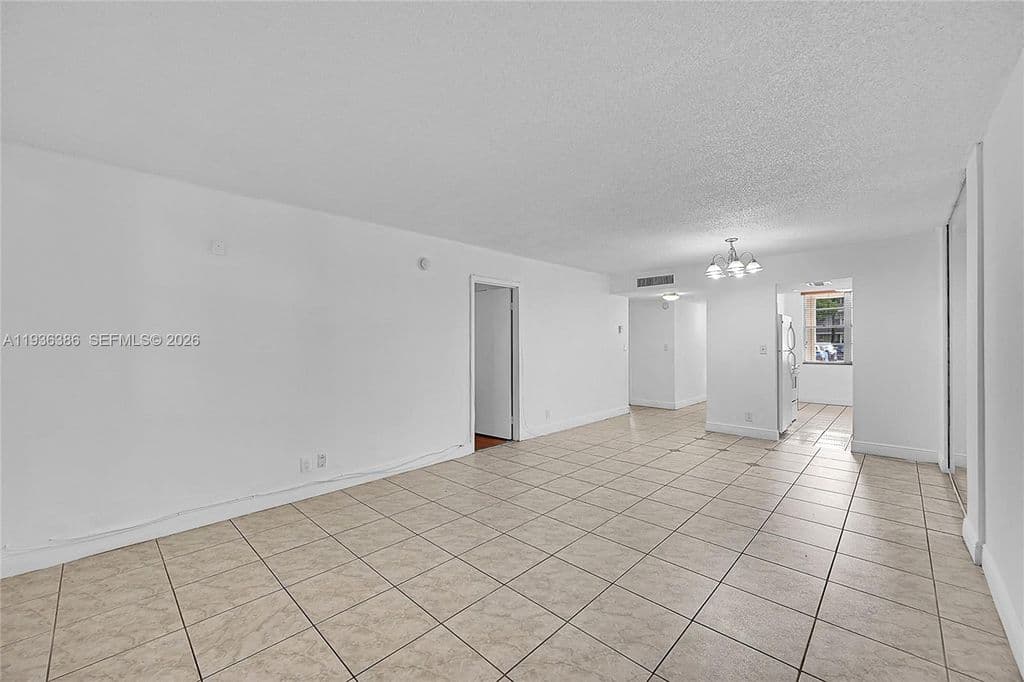 2-bedroom Condo — 4850 NW 29th Ct APT 125