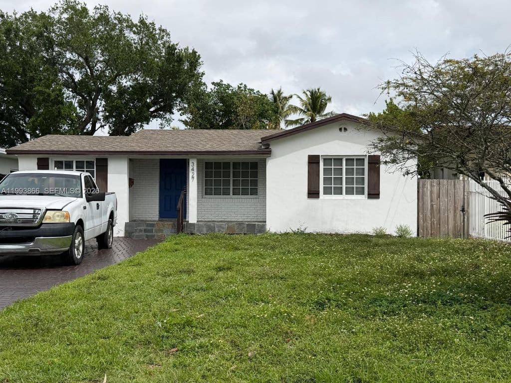 2+1 Müstakil ev — 3427 SW 64th Ave