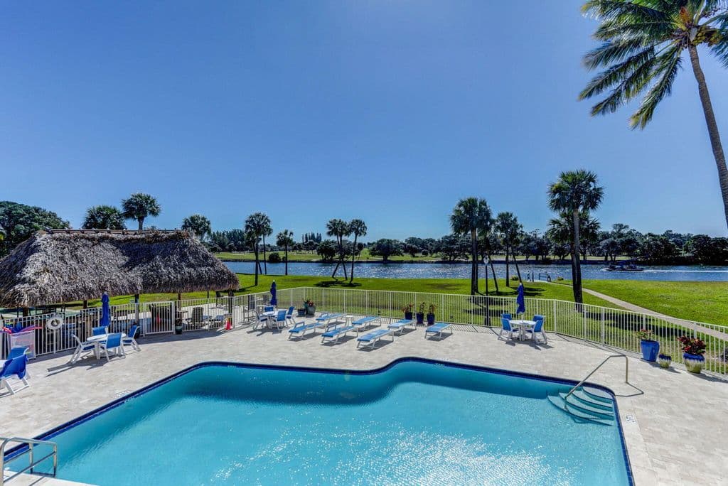 2-bedroom Condo — 336 Golfview Road #207