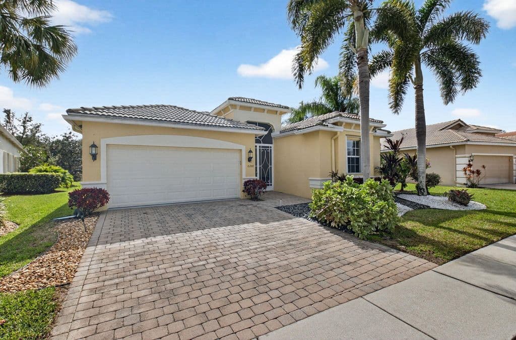 3+1 Müstakil ev — 8208 Parini Way