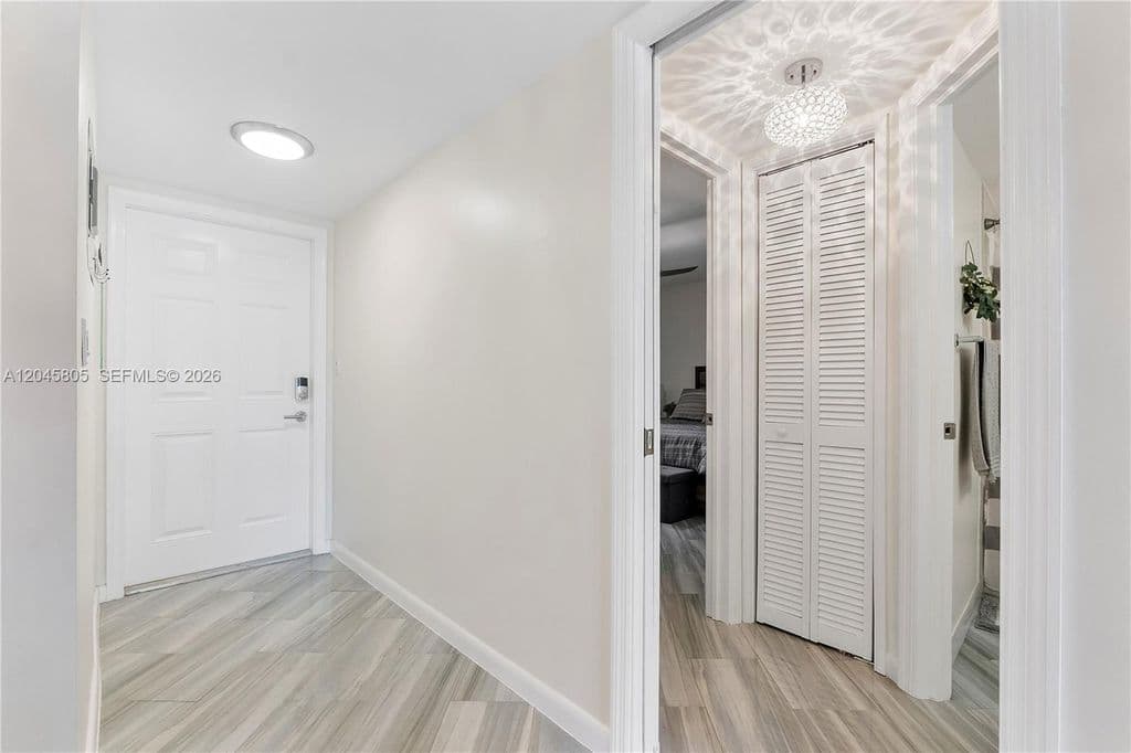 2-bedroom Condo — 610 Tennis Club Dr APT 104