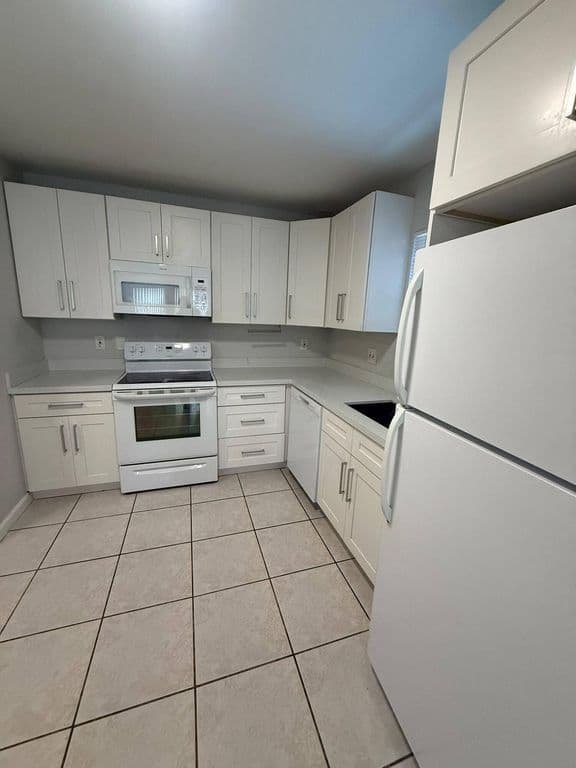 3+1 Condo — 3647 NW 94TH Avenue #4H