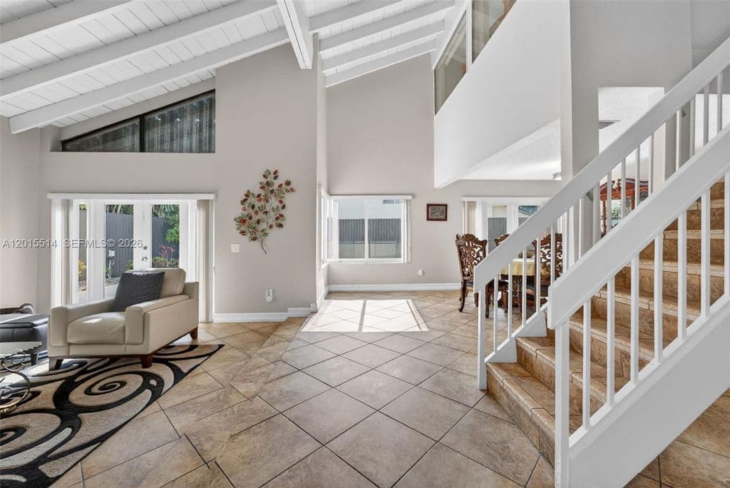 5+1 Müstakil ev — 10934 SW 137th Ct