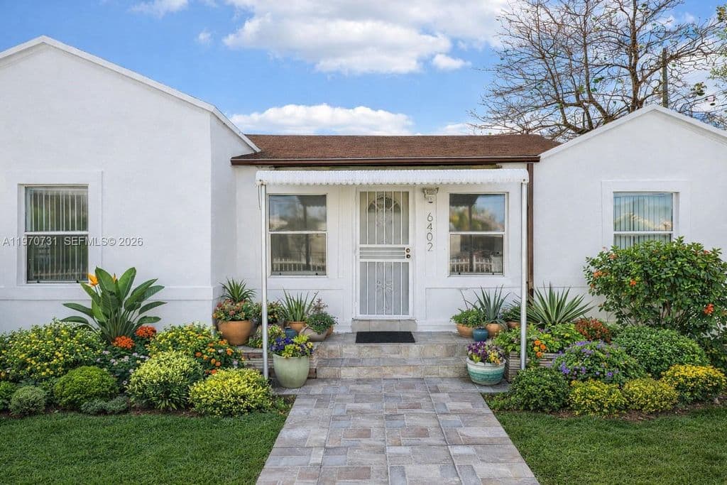 4+1 Müstakil ev — 6402 NW 8th Ave