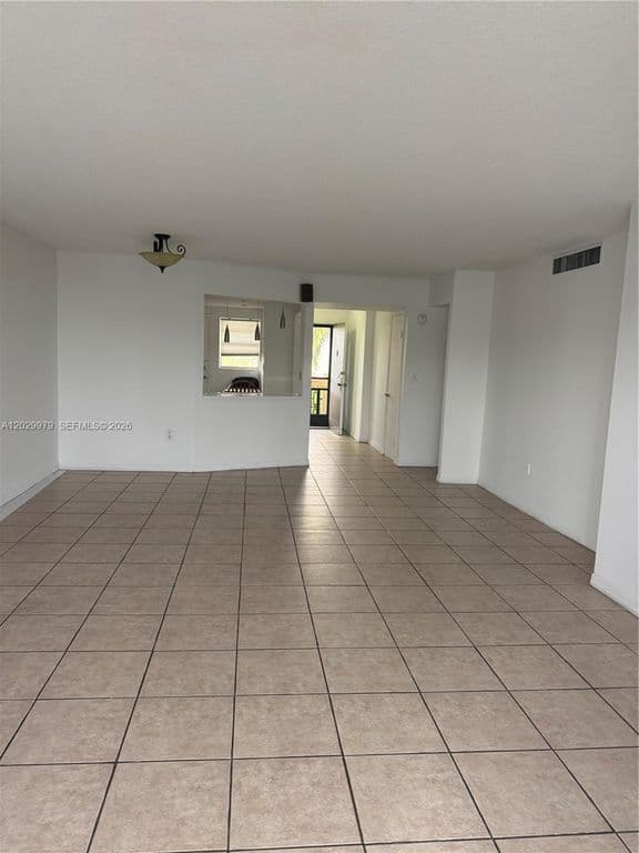 2-bedroom Condo — 1710 NE 191st St APT 411-3