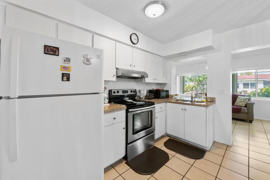 2+1 Müstakil ev — 7000 NW 95TH Terrace