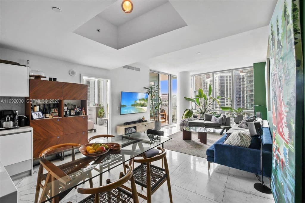 4-bedroom Condo — 851 NE 1st Ave Unit 3211