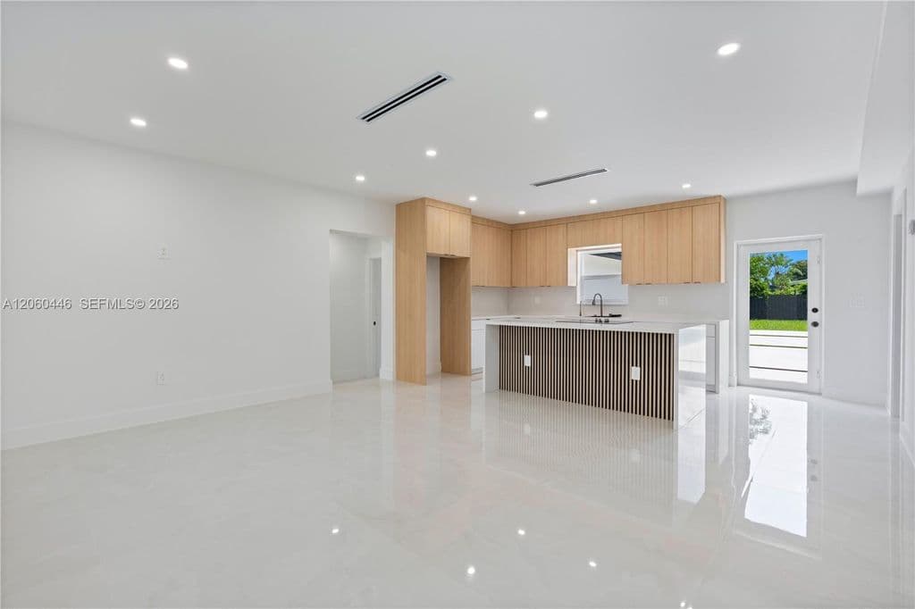 4+1 Müstakil ev — 35 Allen Rd