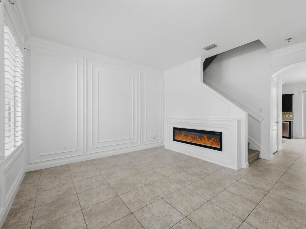 5-bedroom Single-Family Home — 4777 Capital Drive