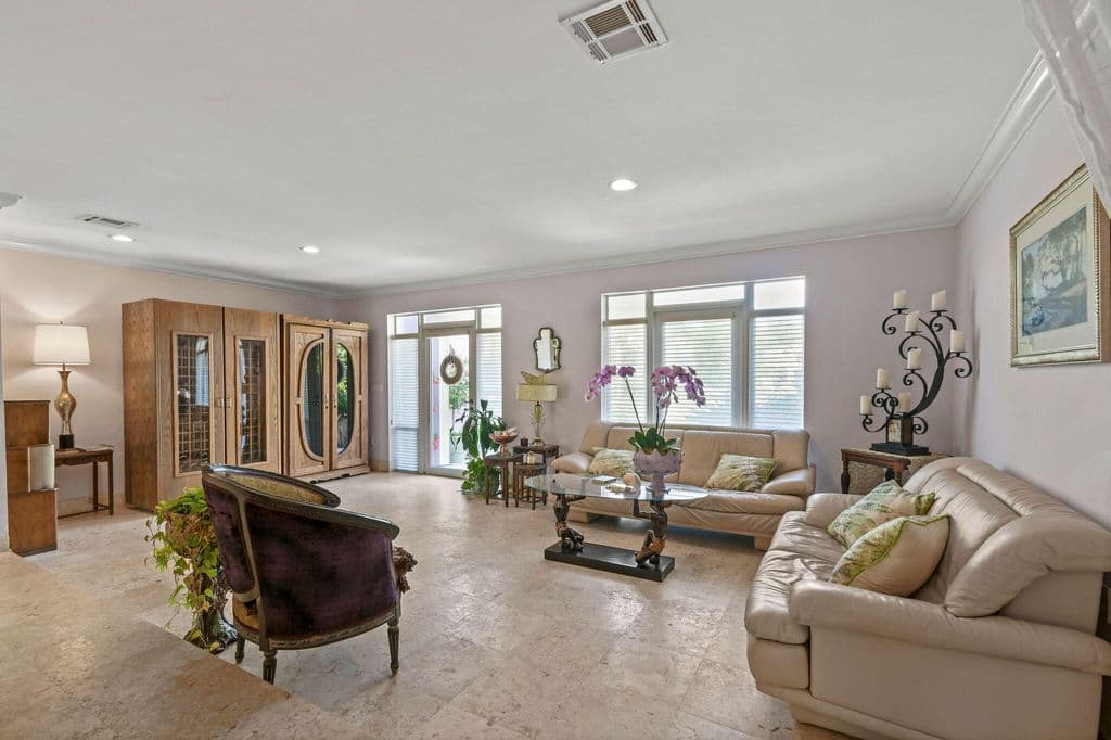3-bedroom Single-Family Home — 12831 Inshore Drive