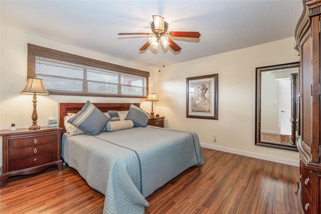 2-bedroom Condo — 700 S Hollybrook Drive #304