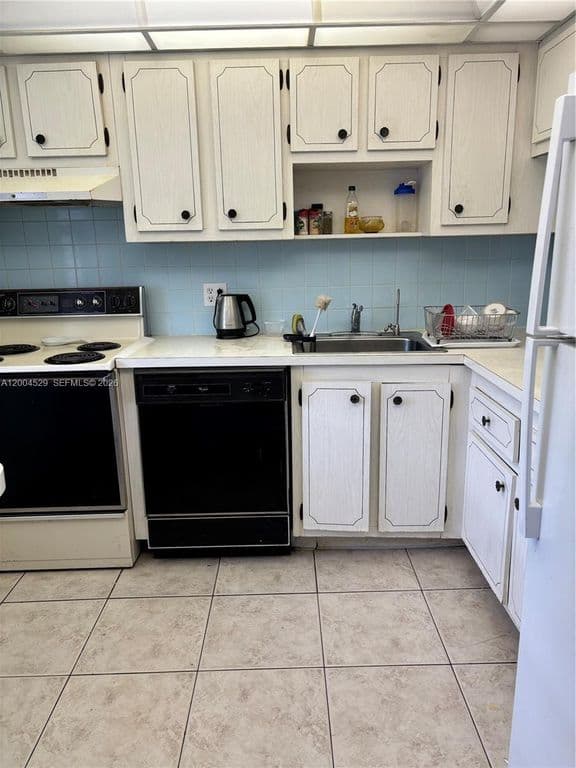 2-bedroom Condo — 1045 Country Club Dr APT 307