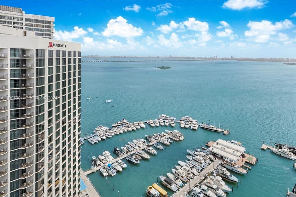 1-bedroom Condo — 555 NE 15th St APT 33G