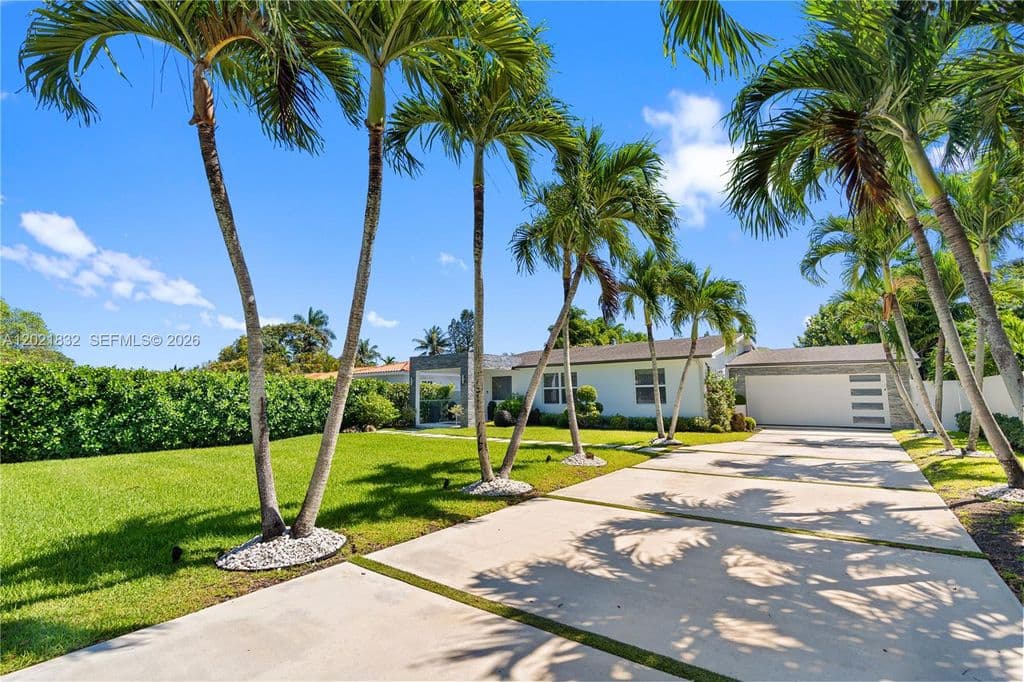 3+1 Müstakil ev — 14441 S Biscayne River Rd