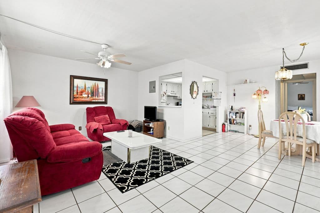 1+1 Condo — 91 FLANDERS B