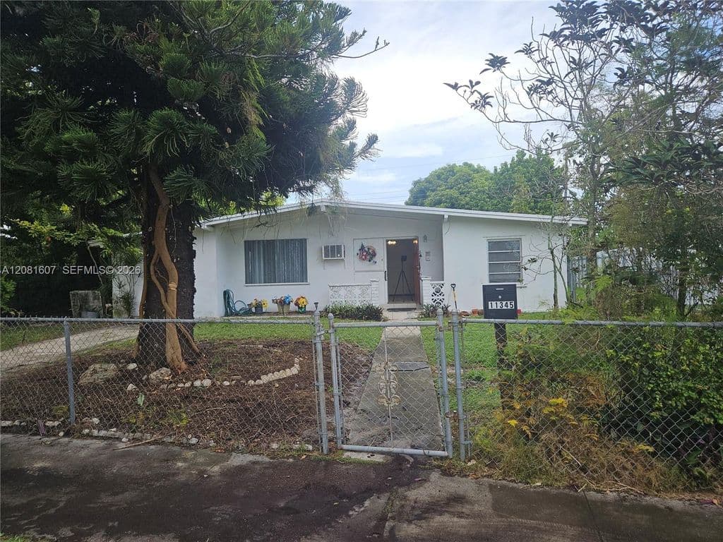 3-bedroom Single-Family Home — 11345 SW 44th St